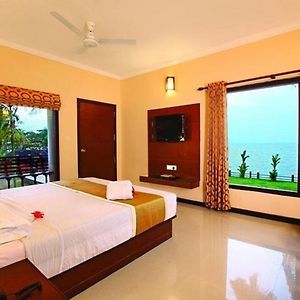 Goldfield Club & Lake Resort, Kumarakom